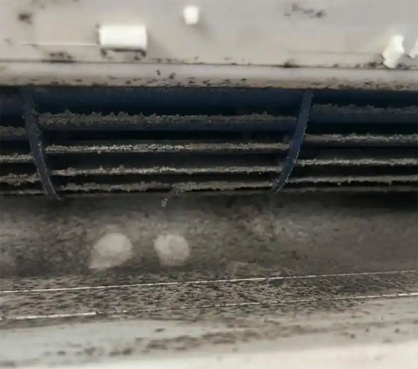 官渡空调吹的风有股烧焦味是怎么回事